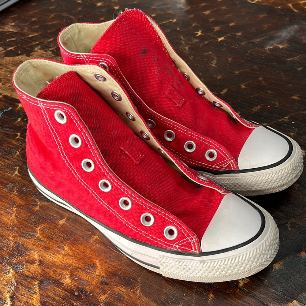 Red converse all star high tops, men’s 4.5/women’s 6.5
